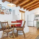Heart Of Santa Fe - Adorable Hideaway - King And Queen - Walk To Everything - Fireplace - Ac