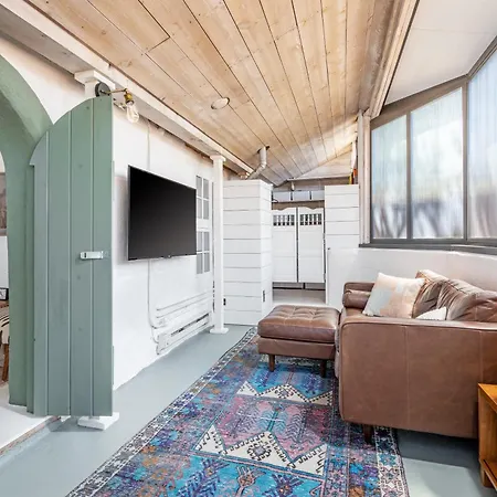 Stunning Artful Adobe - Super Walkable Location - Cozy And Comfortable