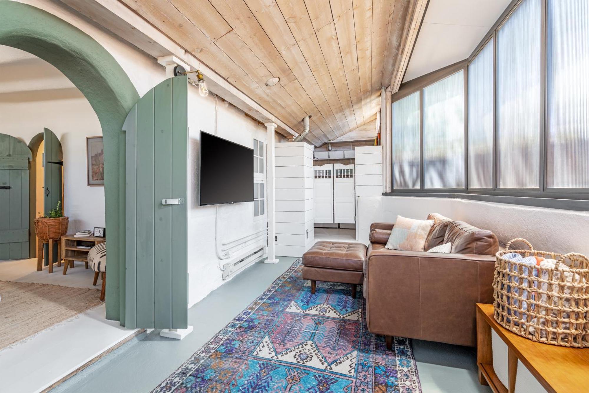 Heart Of - Adorable Hideaway - King And Queen - Walk To Everything - Fireplace - Ac